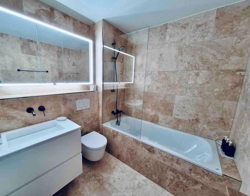 Modern Laax Apt, Swimming Pools, Wellness & Tennis 외부 사진